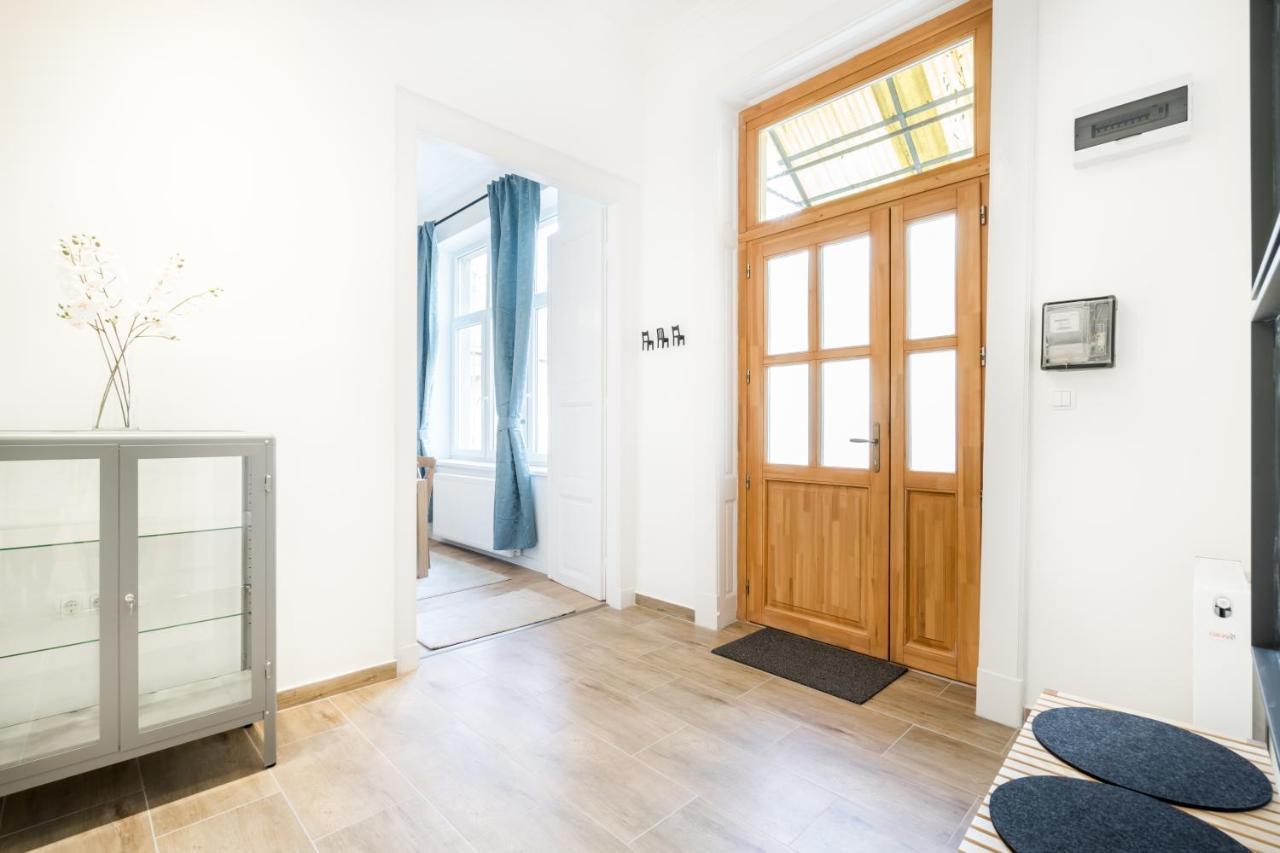 Bpr Blooming Design Home With A/C Budapest Esterno foto