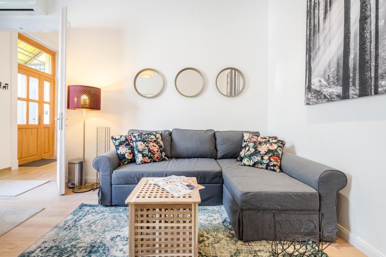 Bpr Blooming Design Home With A/C Budapest Esterno foto